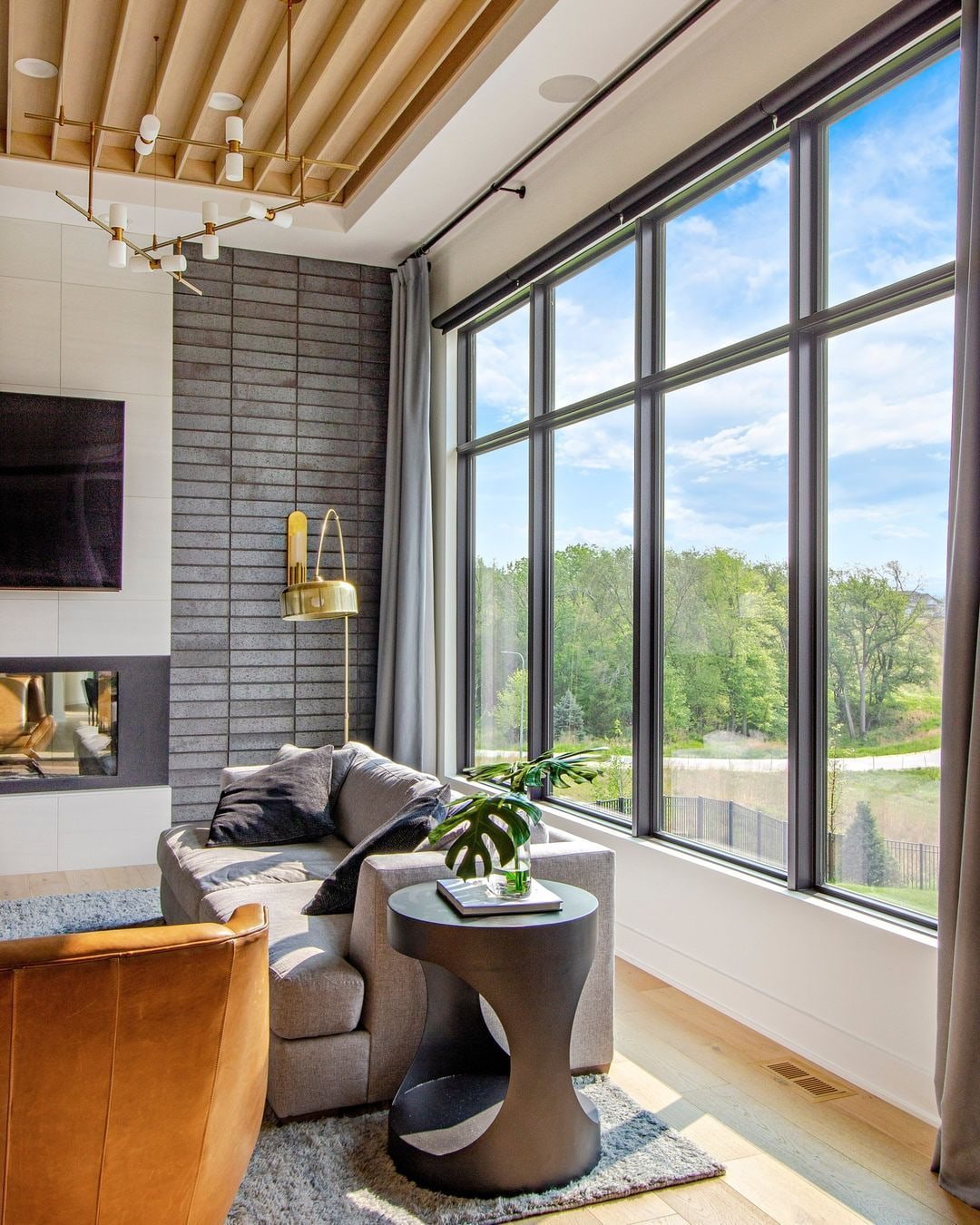 Modern replacement windows